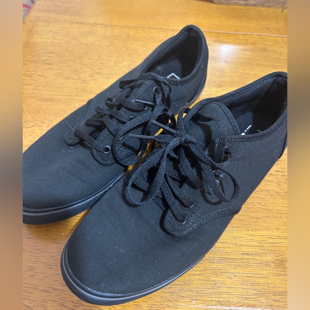 Women’s black vans size 8.5